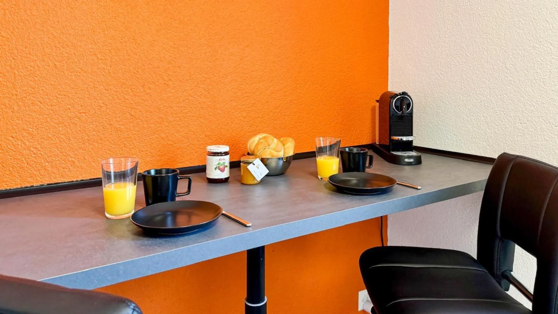 Zentrale Ruhige 3 Zimmer Wohnung Zum Wohlfuehlen Basel Switzerland